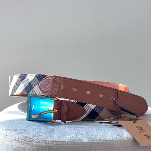 Burberry Check Leather Belt in Tan - Picture 5 of 9